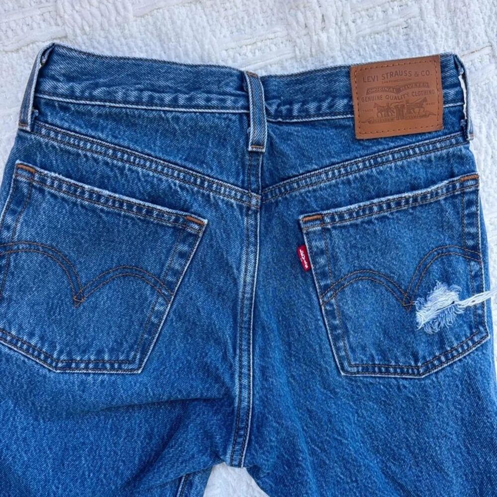 Levi's Premium Wedgie Jeans Womens 24 High Rise Distressed Raw Hem Button Fly